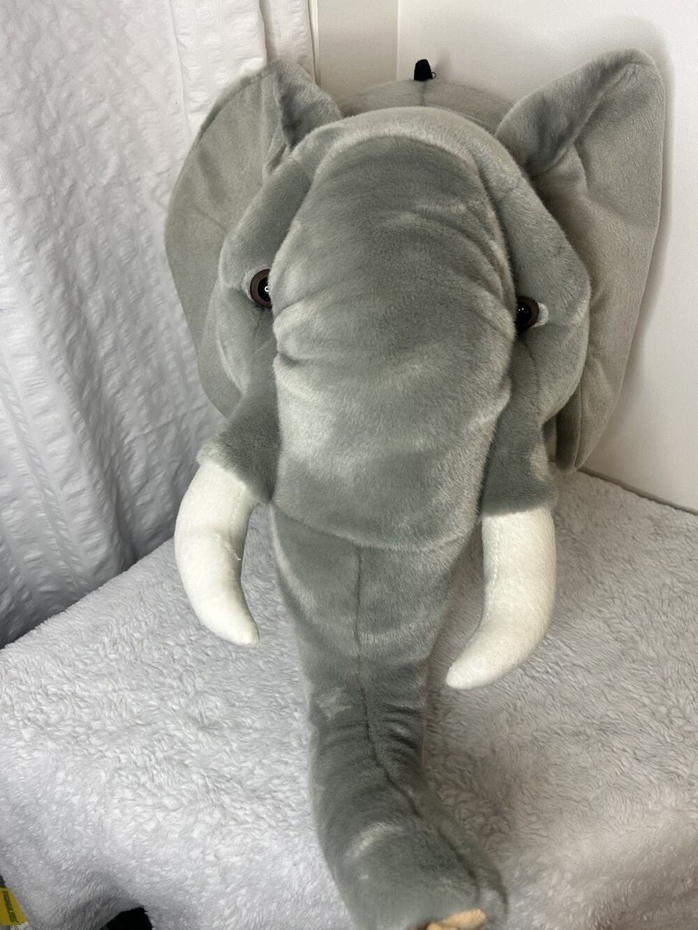 RARE Discontinued FAO Schwartz Elephant Head Wall Mount Plush Hard to Find